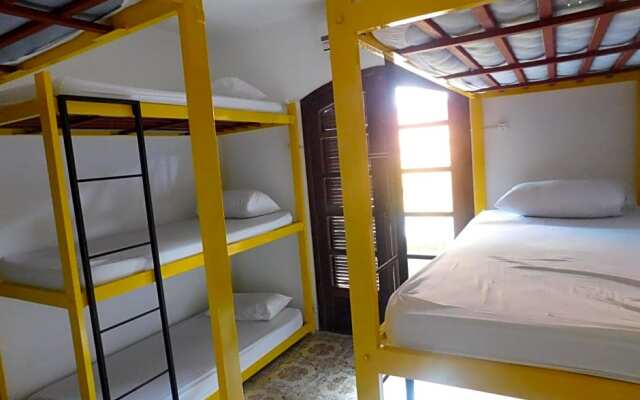 Na Praia - Family Hostel & Coworking #napraiaconnection