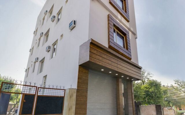 Oyo 17006 Hotel Girnar