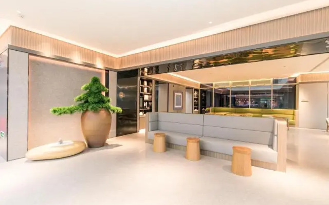 Ji Hotel Jiaxing Shimao Center
