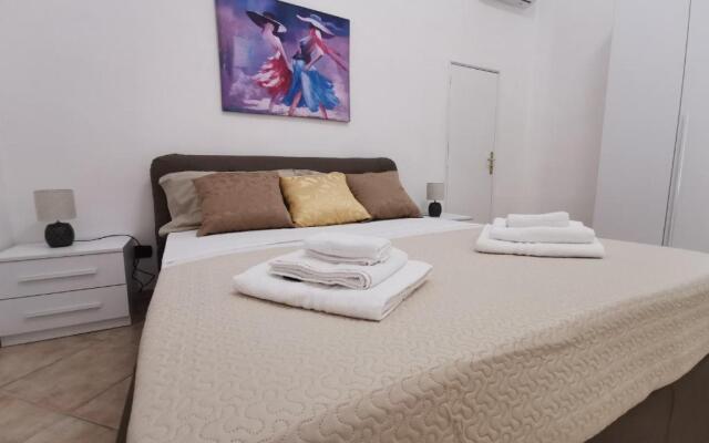 Don Carlo Casa Vacenze