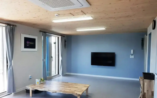 Pyramid Red Clay Pension