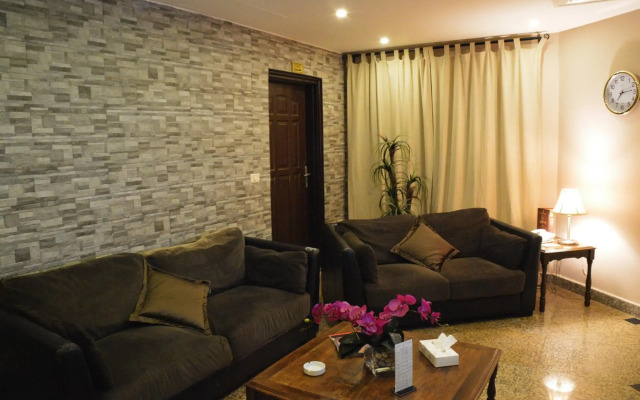 Capri Hotel Suites