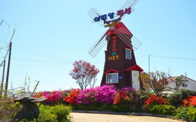 Seocheon Red Windmill Attiang Pension