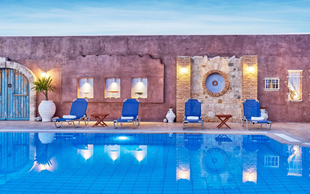 Golden Bay Aparthotel