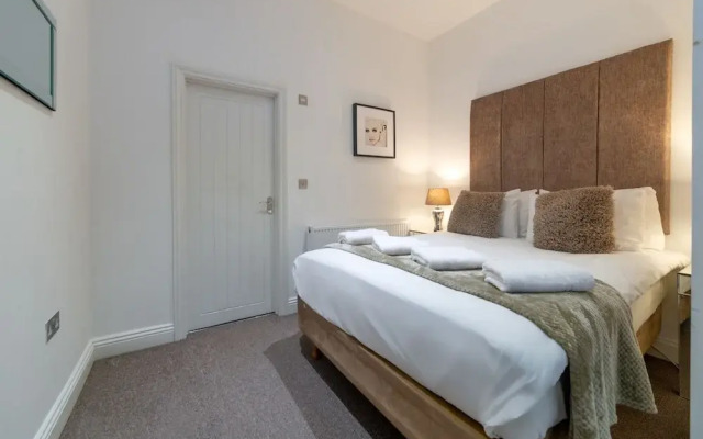 Boutique Tower Bridge Apartment