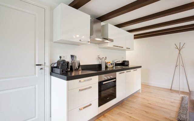Canal Garden Apartment 11