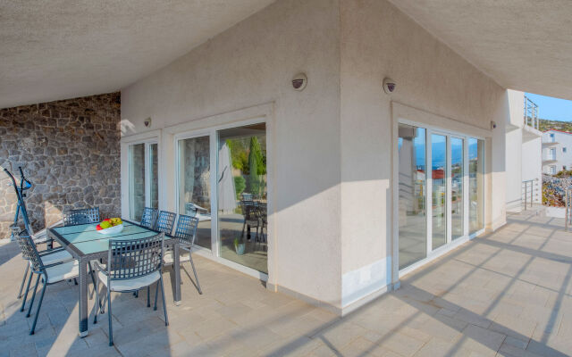 Three-Bedroom Holiday Home in Senj