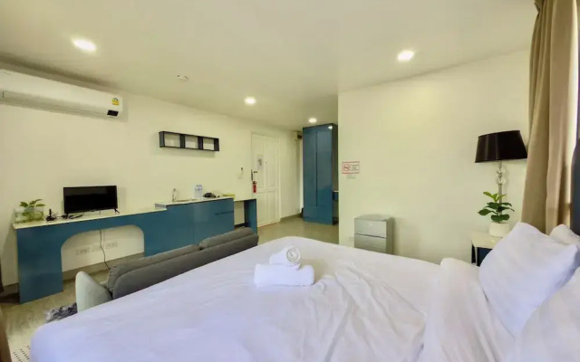 Breezewood Bangkok Hotel