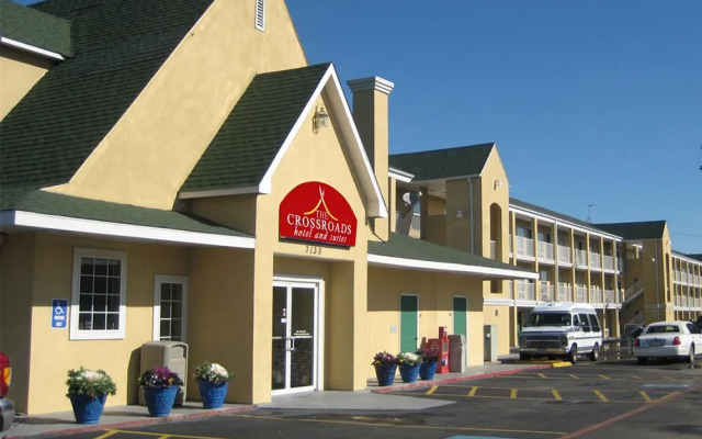 The Crossroads Hotel and Suites Irving