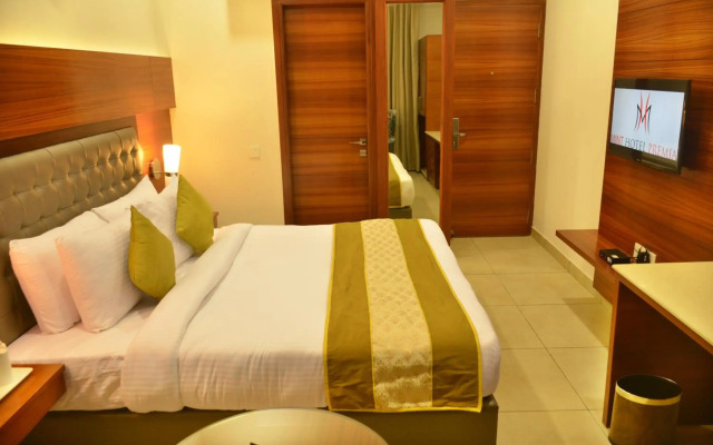 Mint Hotel Premia