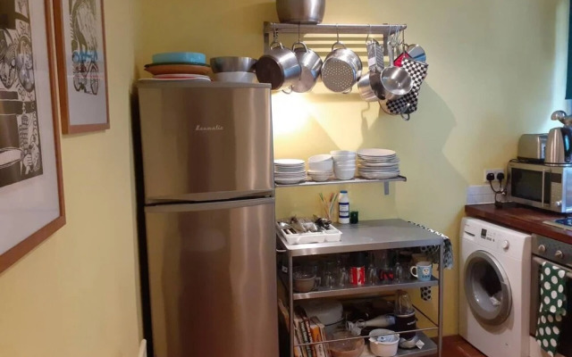 3 bed Apartment With Garden in Zone one se1