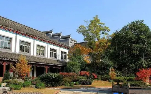 Qinshuiwan Holiday Hotel (Ninghai Wujia Manor)