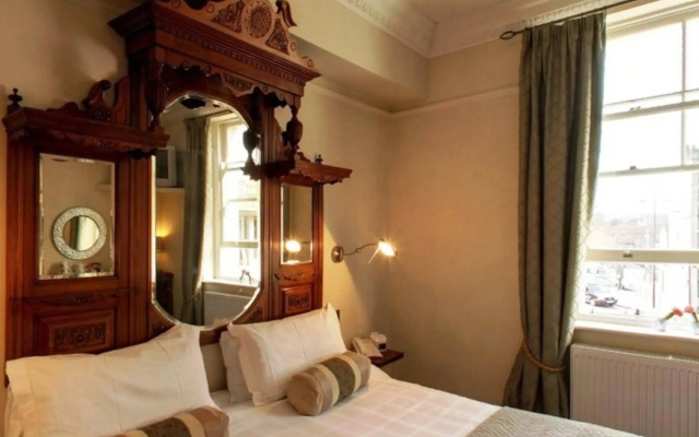 Jolyon's Boutique Hotel