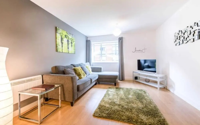 Modern 1kb, 1DB Apt - Salford Quays