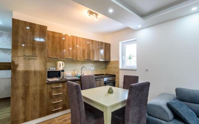 Apartmani “LAZAR” i “LENA”