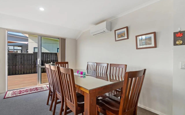 Paradise in Pohara - Pohara Beach Holiday Home