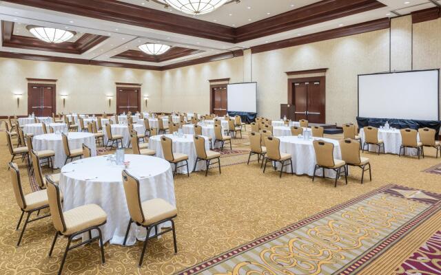 Crowne Plaza Providence-Warwick Airport by IHG