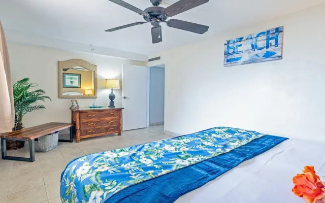 Valley Isle 1108b 2 Bedroom Condo by RedAwning