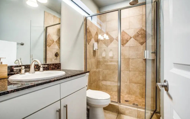 Grand Oak Lawn Town Home