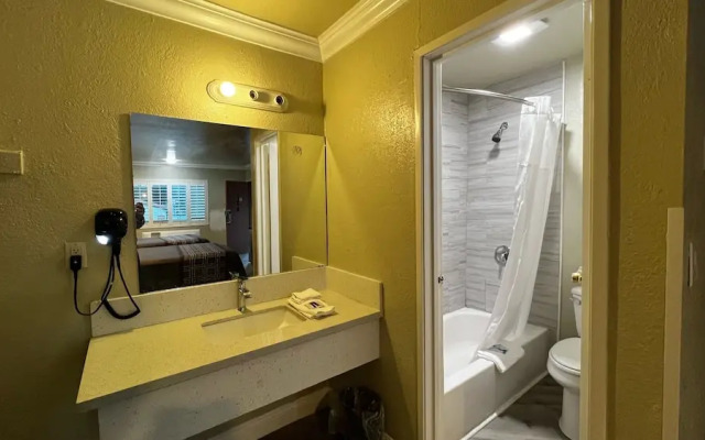 New American Inn and Suites