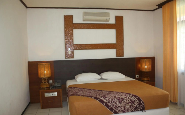 Puri Naga Beachfront Cottages