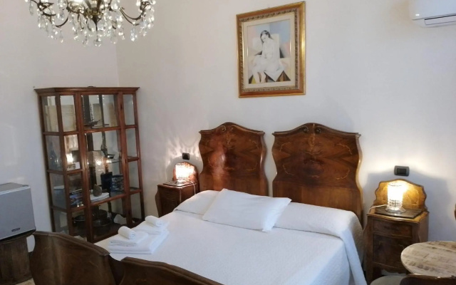 Glam Resort Luxury Lorenzo