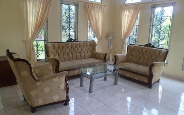 Villa Kota Bunga Lavender