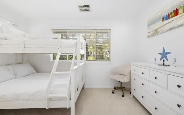 Spacious 4-bed Home Near Avalon Beach
