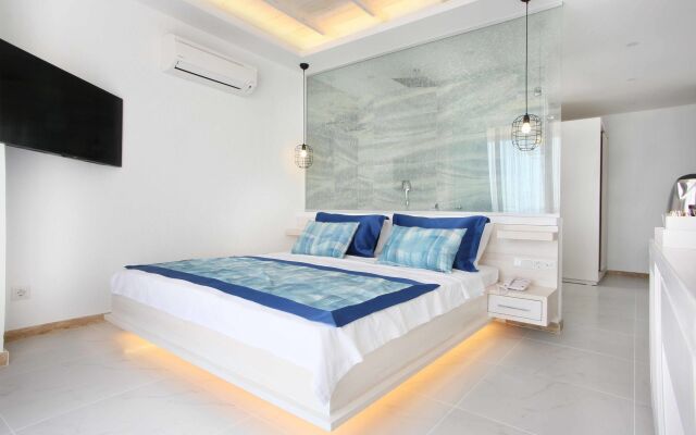 Nur Beach Hotel