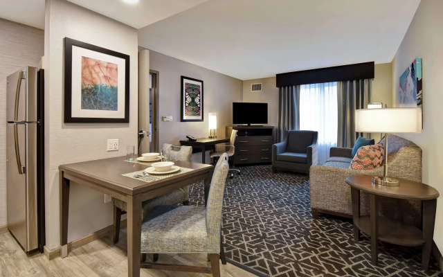 Homewood Suites by Hilton Edgewater