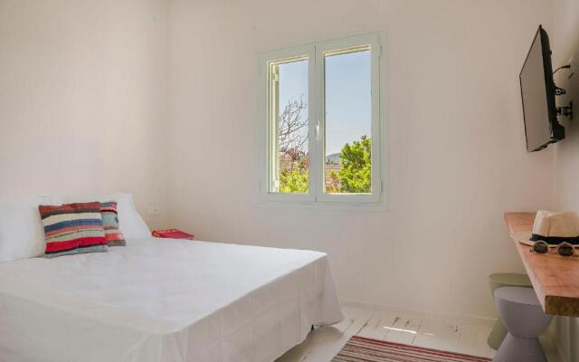 Bohemian Nest - Cheerful 2-Bedroom Villa with pool