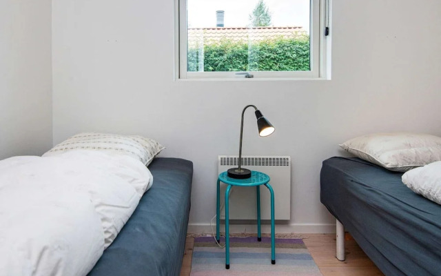 Bright Family Cottage by Kelstrup Beach