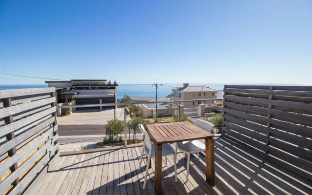 Camps Bay Luxury Studio Apartment - The Crystal