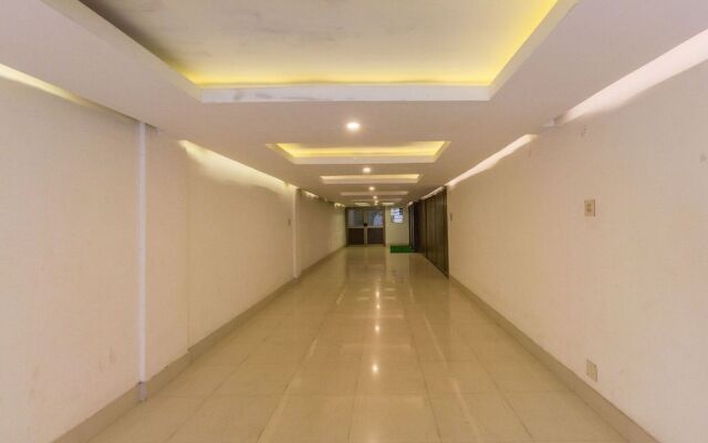 OYO 5332 Hotel Parnil Palace 1