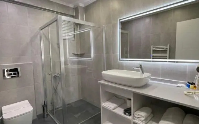 On4 Rooms Suites