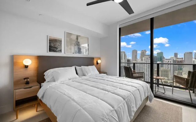 Elegant Studio with Panoramic City Views