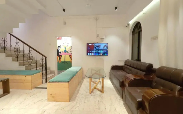 HOSHTEL99 - LUX - Stay, Cowork and Cafe - Luxurious Twin Bungalow