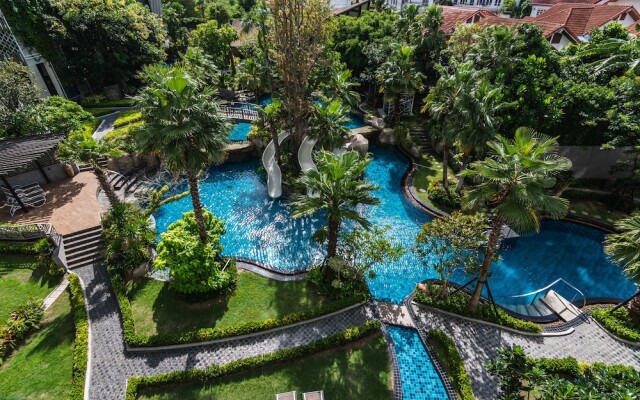 The Riviera Wongamat by Pattaya Holiday