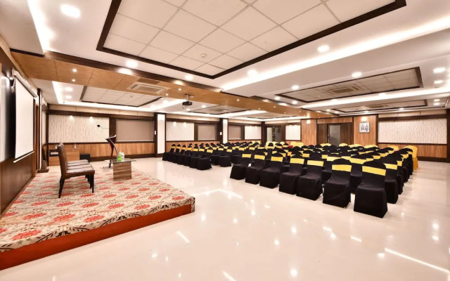 Click Hotel Sagar Plaza Chakan, Pune