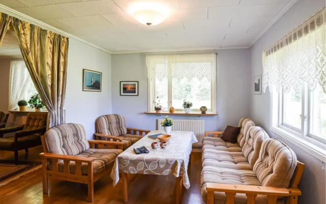 Nice Home in Vänersborg With 3 Bedrooms and Wifi