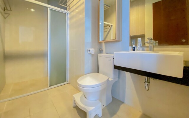 Great Location And Comfy 1Br Apartment At Capitol Park Residence