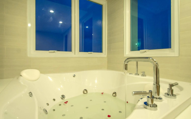 Prachuap Grand Hotel