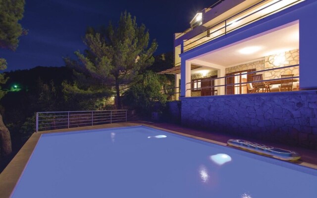 Stunning Home in Prizba With Wifi and 6 Bedrooms