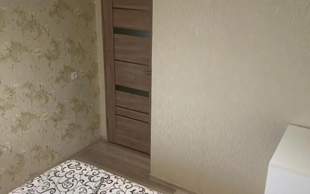 Возле центра
