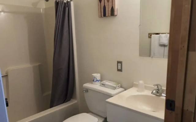Luzerne Court Motel