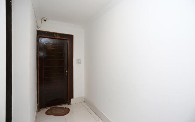 OYO 15715 Royal AR RESIDENCY