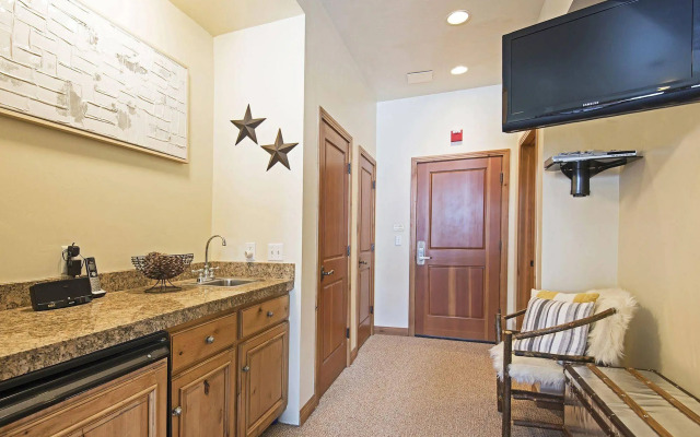 Lift Lodge Condo