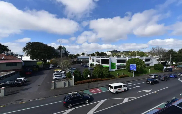 Modern Two Bedroom Epsom Apartments