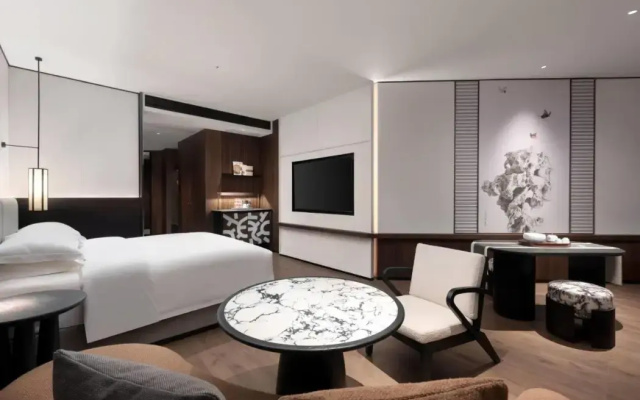 Days Hotel By Wyndham Leiyang North