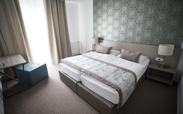 Alp Hotel